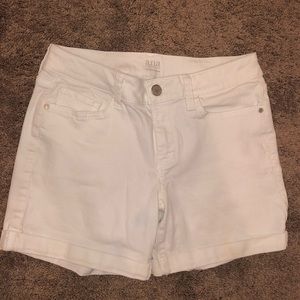 a.n.a white denim shorts SZ: 4
